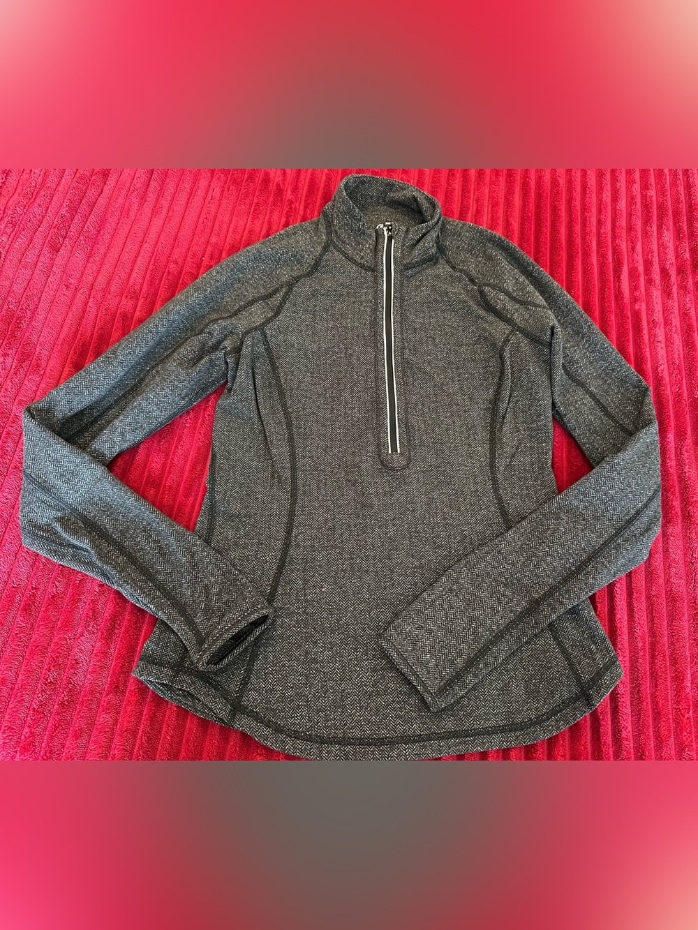 Lululemon gray heather quarter zip sweatshirt #athletic #activewear. S-M